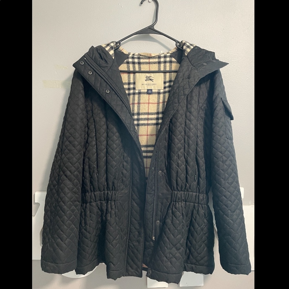 100% authentic! Burberry quilted jacket! Medium